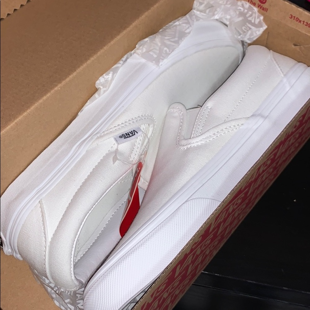 Classic True White Slip On Vans